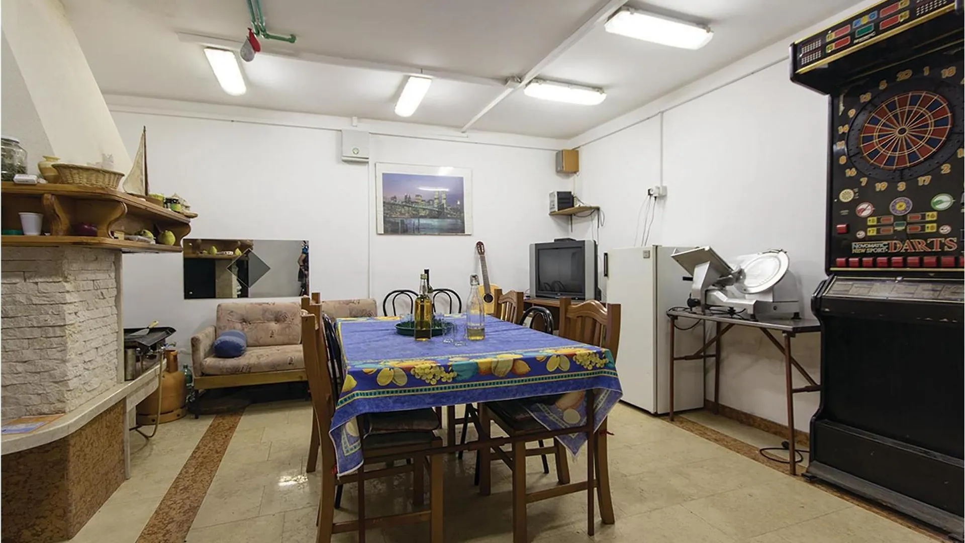 5 Bedroom Beautiful Apartment In Pula