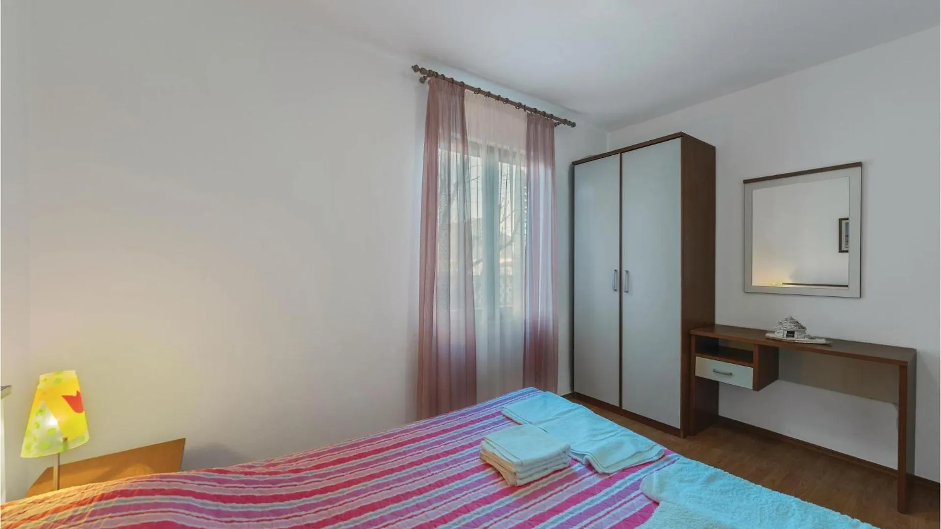 5 Bedroom Beautiful Apartment In Pula