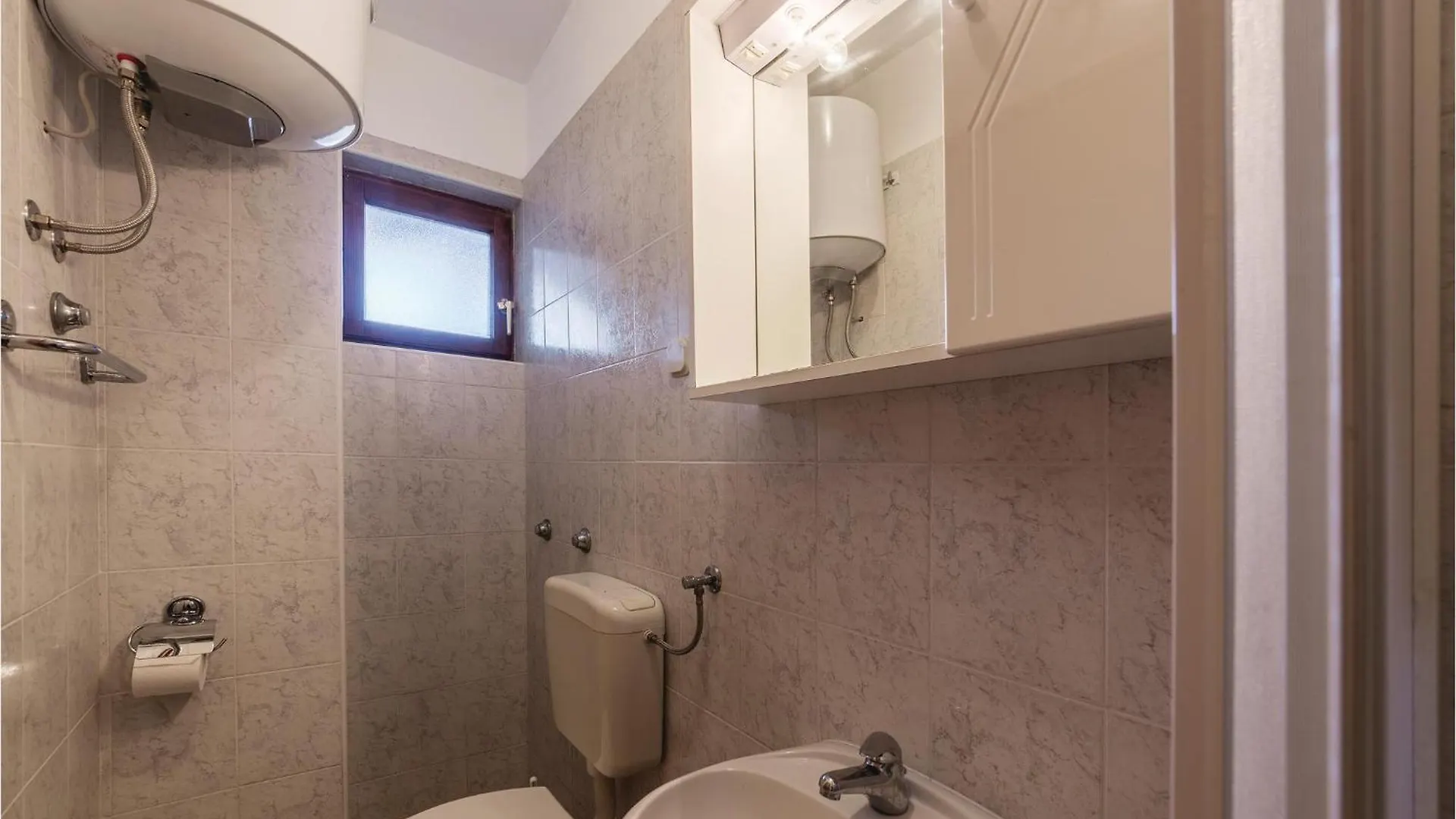 5 Bedroom Beautiful Apartment In Pula 0*,